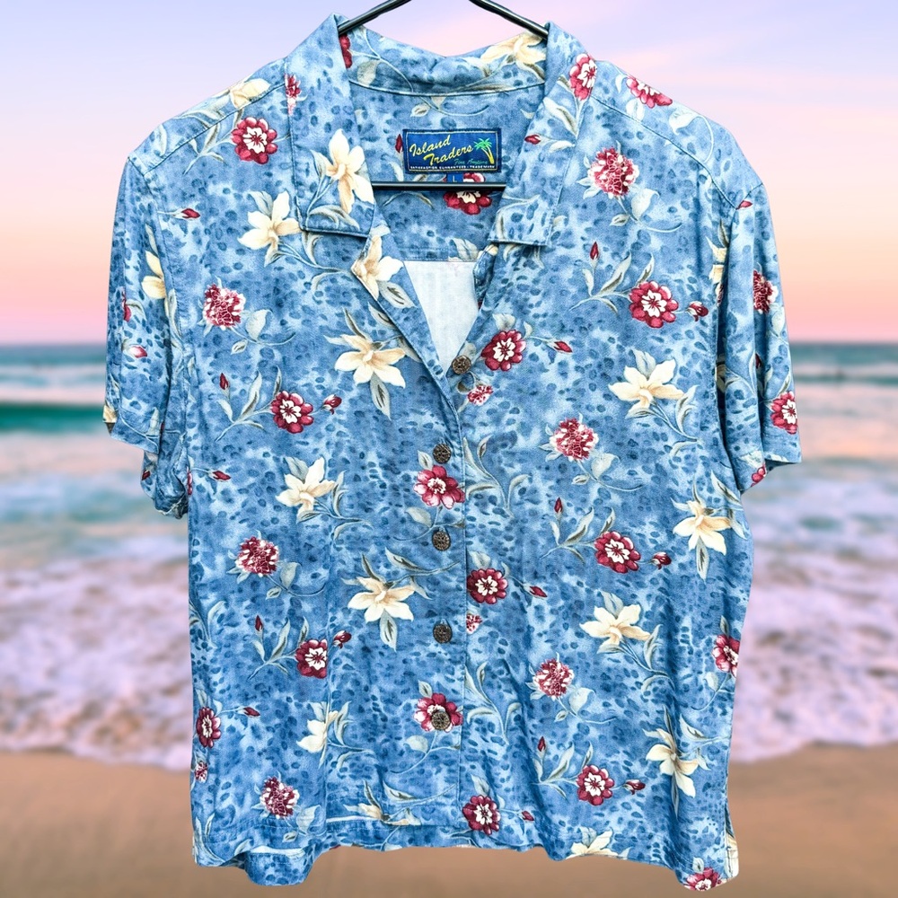 ❌SOLD❌ Red, White & Blue Hawaiian Shirt ⚡️ Size Large⚡️Patriotic Shirt